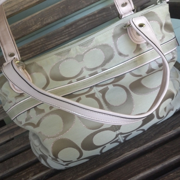 Coach Poppy Handbag - Picture 5 of 10